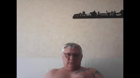 Snapshot of thierrysymp chatting on September 11, 2025, 3:56 pm Thierrysymp online show from September 11, 2025, 3:56 pm