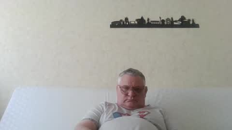 Snapshot of thierrysymp chatting on April 19, 2026, 1:32 pm Thierrysymp online show from April 19, 2026, 1:32 pm