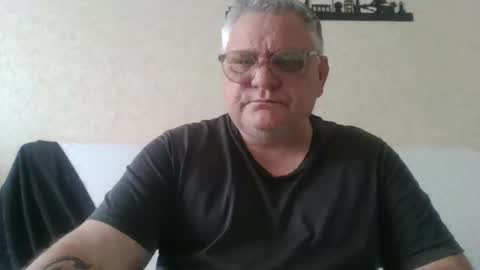 Snapshot of thierrysymp chatting on May 2, 2026, 4:45 pm Thierrysymp online show from May 2, 2026, 4:45 pm