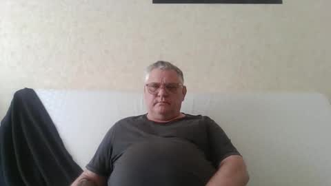 Snapshot of thierrysymp chatting on May 3, 2026, 10:43 am Thierrysymp online show from May 3, 2026, 10:43 am