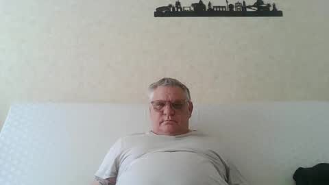 Snapshot of thierrysymp chatting on May 23, 2026, 8:40 am Thierrysymp online show from May 23, 2026, 8:40 am