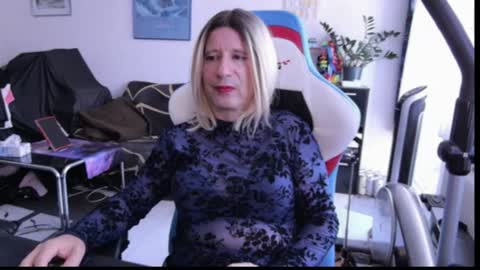 Snapshot of thihold chatting on August 2, 2026, 2:26 pm thihold online show from August 2, 2026, 2:26 pm