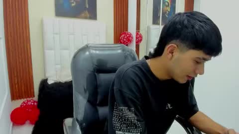  THIAGO COLLINS  online show from February 26, 2026, 9:58 pm