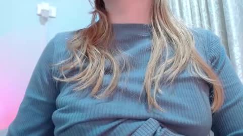 Snapshot of thin33 chatting on November 13, 2025, 3:05 am sara online show from November 13, 2025, 3:05 am