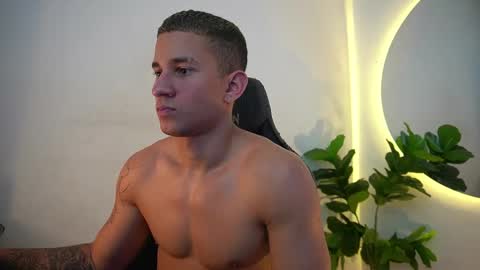 thin_tommy11 online show from April 24, 2026, 8:55 pm