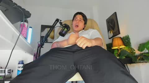 thom_ohtani online show from April 28, 2026, 2:27 am