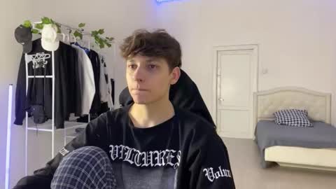 Snapshot of thomas617826 chatting on October 26, 2025, 8:26 pm Thomas Hill online show from October 26, 2025, 8:26 pm