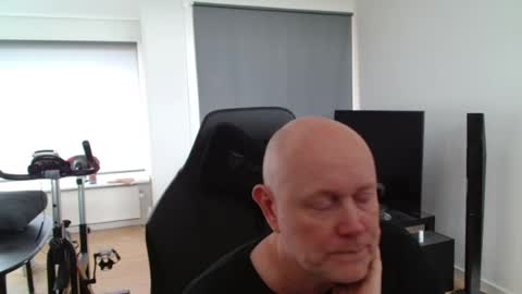 thomas806035 online show from July 7, 2026, 11:36 am