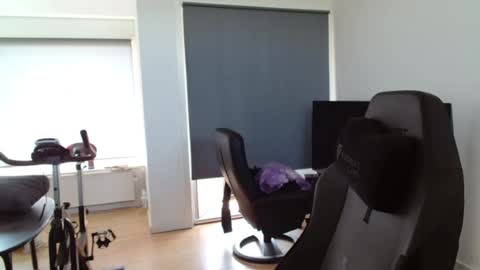 thomas806035 online show from July 10, 2026, 1:03 pm