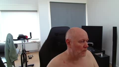 thomas806035 online show from July 18, 2026, 11:36 am