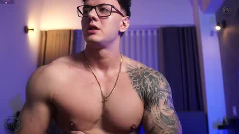 Thomas Falcon online show from October 3, 2025, 1:13 am