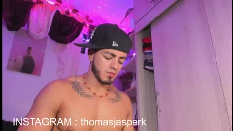 Snapshot of thomas_k7 chatting on May 7, 2026, 12:05 am Thomas online show from May 7, 2026, 12:05 am