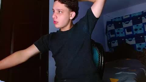 Snapshot of thomas_may4rs chatting on November 18, 2025, 8:41 am ---Thomas--- online show from November 18, 2025, 8:41 am