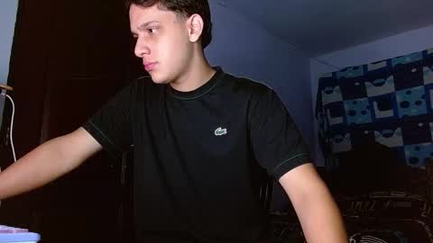 Snapshot of thomas_may4rs chatting on November 20, 2025, 9:42 am ---Thomas--- online show from November 20, 2025, 9:42 am