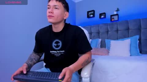 Thomas online show from December 4, 2025, 2:04 pm