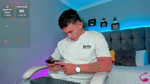 Snapshot of thomas_moon_ chatting on June 3, 2026, 1:03 pm Thomas online show from June 3, 2026, 1:03 pm