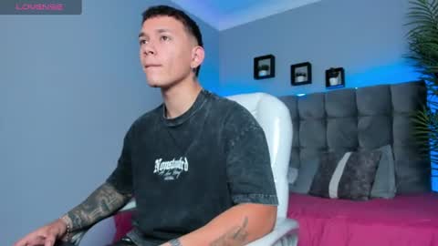 Snapshot of thomas_moon_ chatting on July 31, 2026, 1:10 pm Thomas online show from July 31, 2026, 1:10 pm
