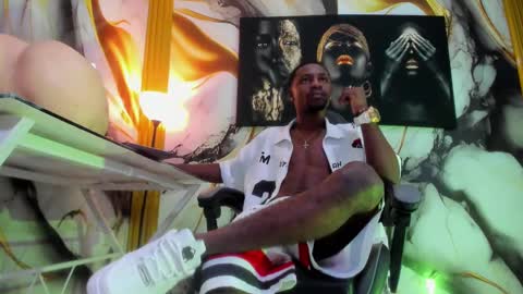 Snapshot of thomas_shelbys chatting on October 1, 2025, 3:34 am Thomas online show from October 1, 2025, 3:34 am