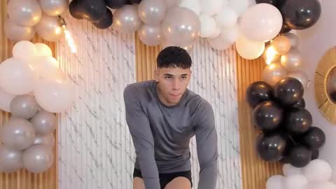 Snapshot of thomas_walker0 chatting on September 9, 2025, 11:54 am Thomas online show from September 9, 2025, 11:54 am