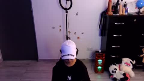 Snapshot of thomascooper_cams chatting on July 6, 2026, 8:11 pm VALERIA online show from July 6, 2026, 8:11 pm
