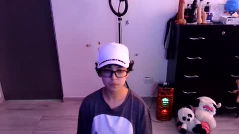 Snapshot of thomascooper_cams chatting on July 7, 2026, 7:29 pm VALERIA online show from July 7, 2026, 7:29 pm
