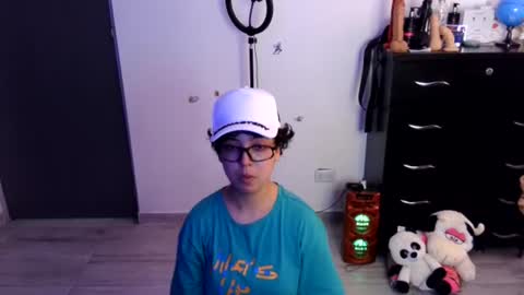 Snapshot of thomascooper_cams chatting on July 8, 2026, 10:14 pm VALERIA online show from July 8, 2026, 10:14 pm