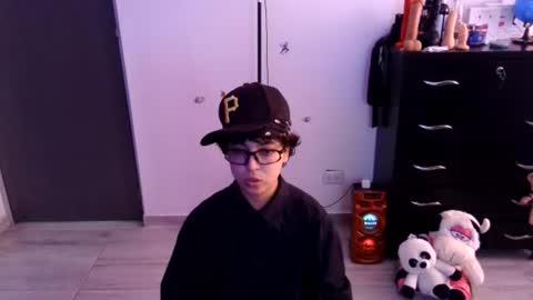 Snapshot of thomascooper_cams chatting on July 20, 2026, 6:43 pm VALERIA online show from July 20, 2026, 6:43 pm
