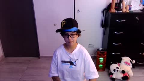 Snapshot of thomascooper_cams chatting on July 27, 2026, 7:54 pm VALERIA online show from July 27, 2026, 7:54 pm