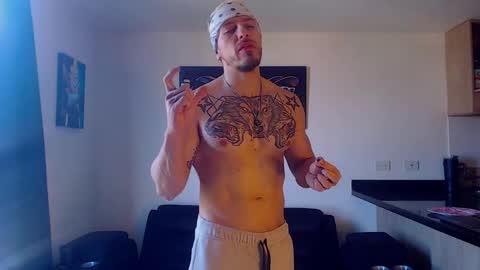 Snapshot of thomashoward31 chatting on January 23, 2025, 1:45 pm Thomas online show from January 23, 2025, 1:45 pm