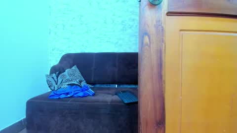 thomass_conor online show from February 9, 2025, 3:34 pm