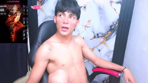 Snapshot of thommy_cute chatting on January 5, 2026, 8:12 pm Thomas online show from January 5, 2026, 8:12 pm