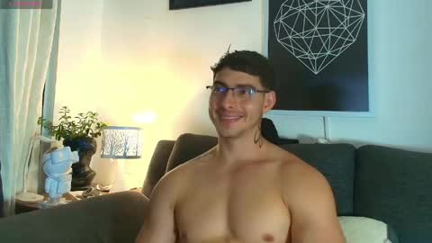 Snapshot of thomylov chatting on May 8, 2026, 4:51 am thomylov online show from May 8, 2026, 4:51 am