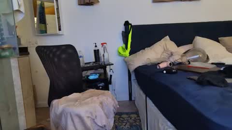 ThongMuscle online show from November 7, 2025, 3:17 am