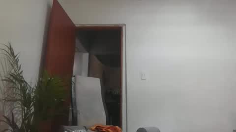 Snapshot of thonybeiio chatting on February 21, 2026, 5:58 pm thonybeiio online show from February 21, 2026, 5:58 pm