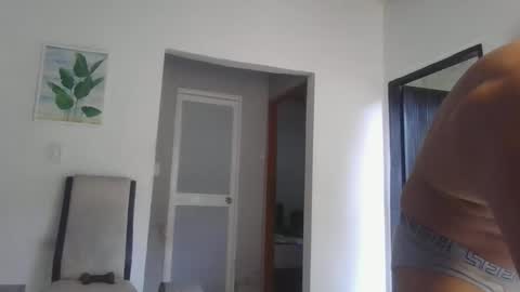 Snapshot of thonybeiio chatting on March 1, 2026, 6:10 pm thonybeiio online show from March 1, 2026, 6:10 pm