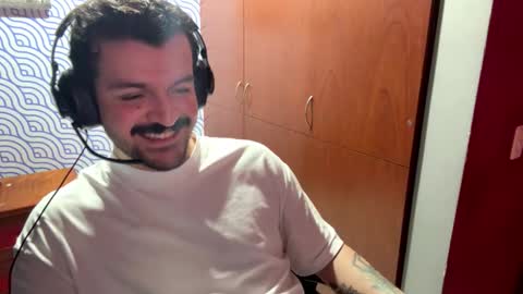 New Model online show from December 23, 2025, 7:39 am