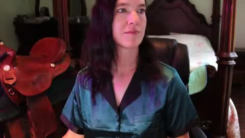 Snapshot of thornbury_rose chatting on June 17, 2026, 12:40 pm ThornburyRose online show from June 17, 2026, 12:40 pm