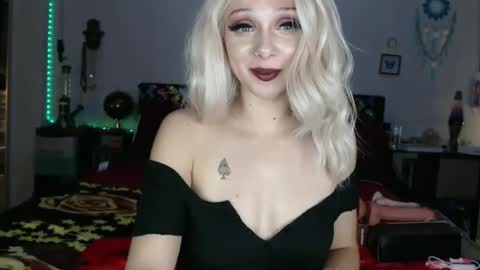 Snapshot of throatchakra chatting on December 6, 2024, 7:21 am Opulent Kingdom online show from December 6, 2024, 7:21 am