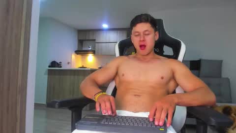 Snapshot of tiago_goez chatting on September 25, 2025, 1:31 am santiago online show from September 25, 2025, 1:31 am