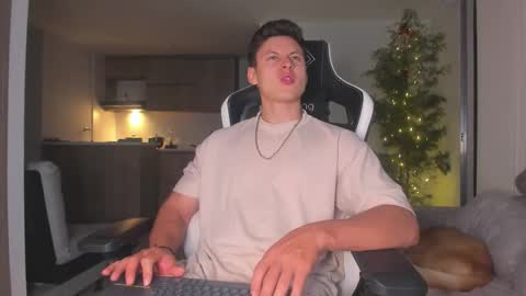 Snapshot of tiago_goez chatting on November 21, 2025, 4:22 am santiago online show from November 21, 2025, 4:22 am