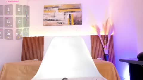Snapshot of tiana_glow chatting on June 18, 2026, 11:53 pm tihana online show from June 18, 2026, 11:53 pm