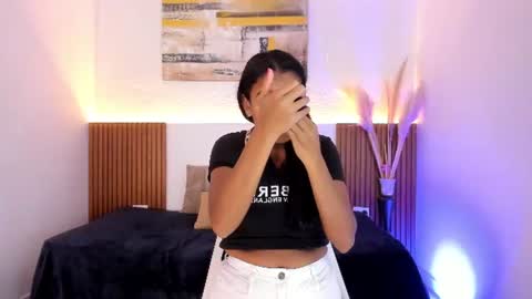 Snapshot of tiana_glow chatting on June 25, 2026, 8:24 pm tihana online show from June 25, 2026, 8:24 pm