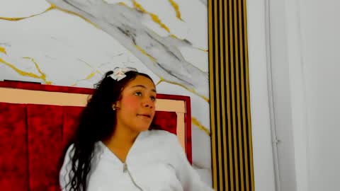 tiana_hots online show from April 9, 2026, 8:42 am