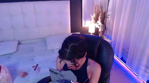 LIA online show from December 20, 2025, 2:24 pm