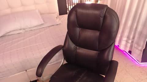 LIA online show from February 18, 2026, 12:45 pm