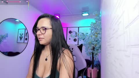 Tiara  online show from May 2, 2026, 3:22 am