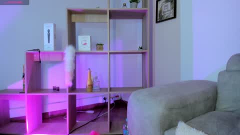 Snapshot of tiarha_ chatting on January 15, 2025, 7:37 am Tiarha online show from January 15, 2025, 7:37 am