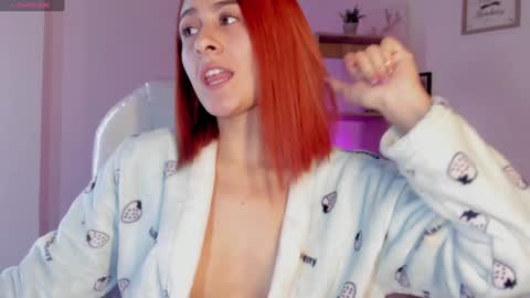 Snapshot of tiarha_ chatting on January 22, 2025, 9:57 am Tiarha online show from January 22, 2025, 9:57 am