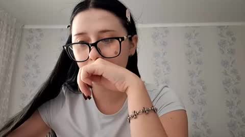 Snapshot of tiastinner chatting on July 8, 2026, 5:34 am Margo online show from July 8, 2026, 5:34 am