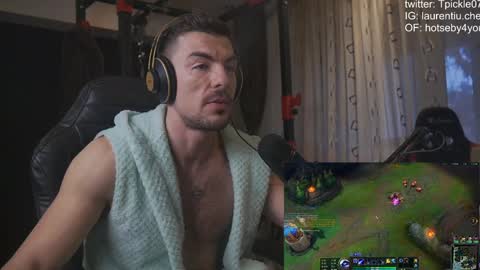 Snapshot of tickle_my_pickle07 chatting on December 2, 2024, 1:35 pm tickle_my_pickle07 online show from December 2, 2024, 1:35 pm